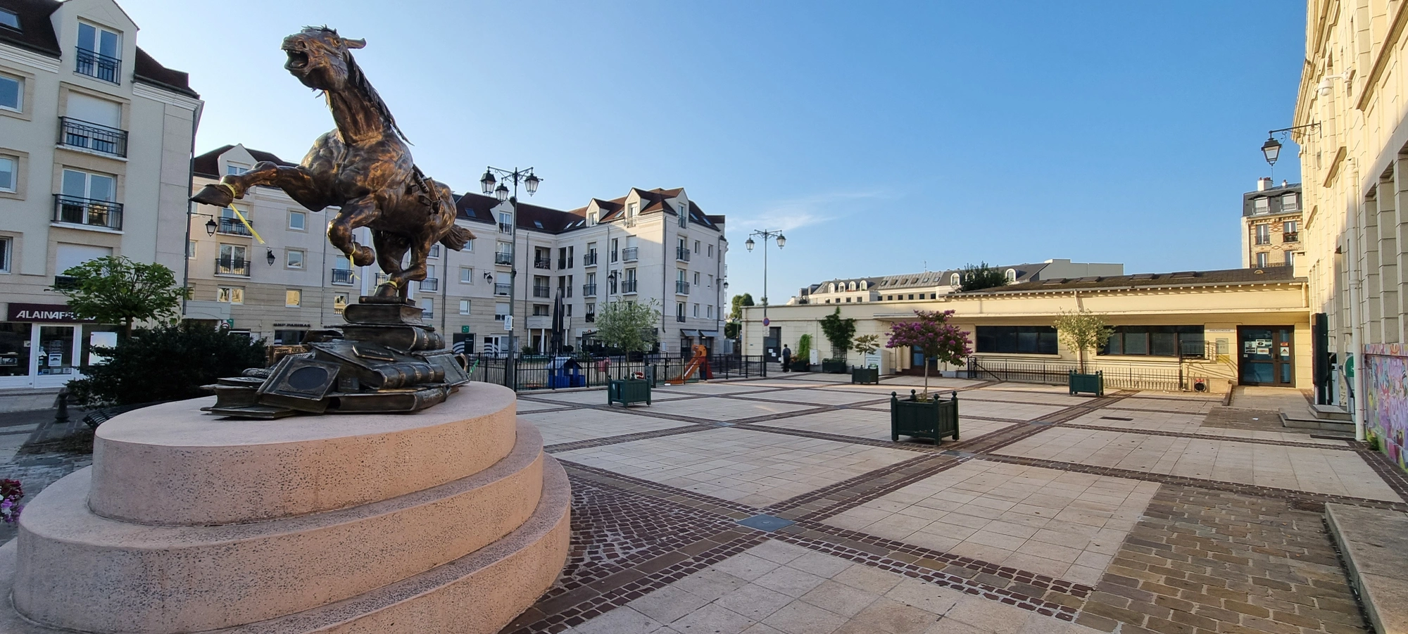 place du marechal juin