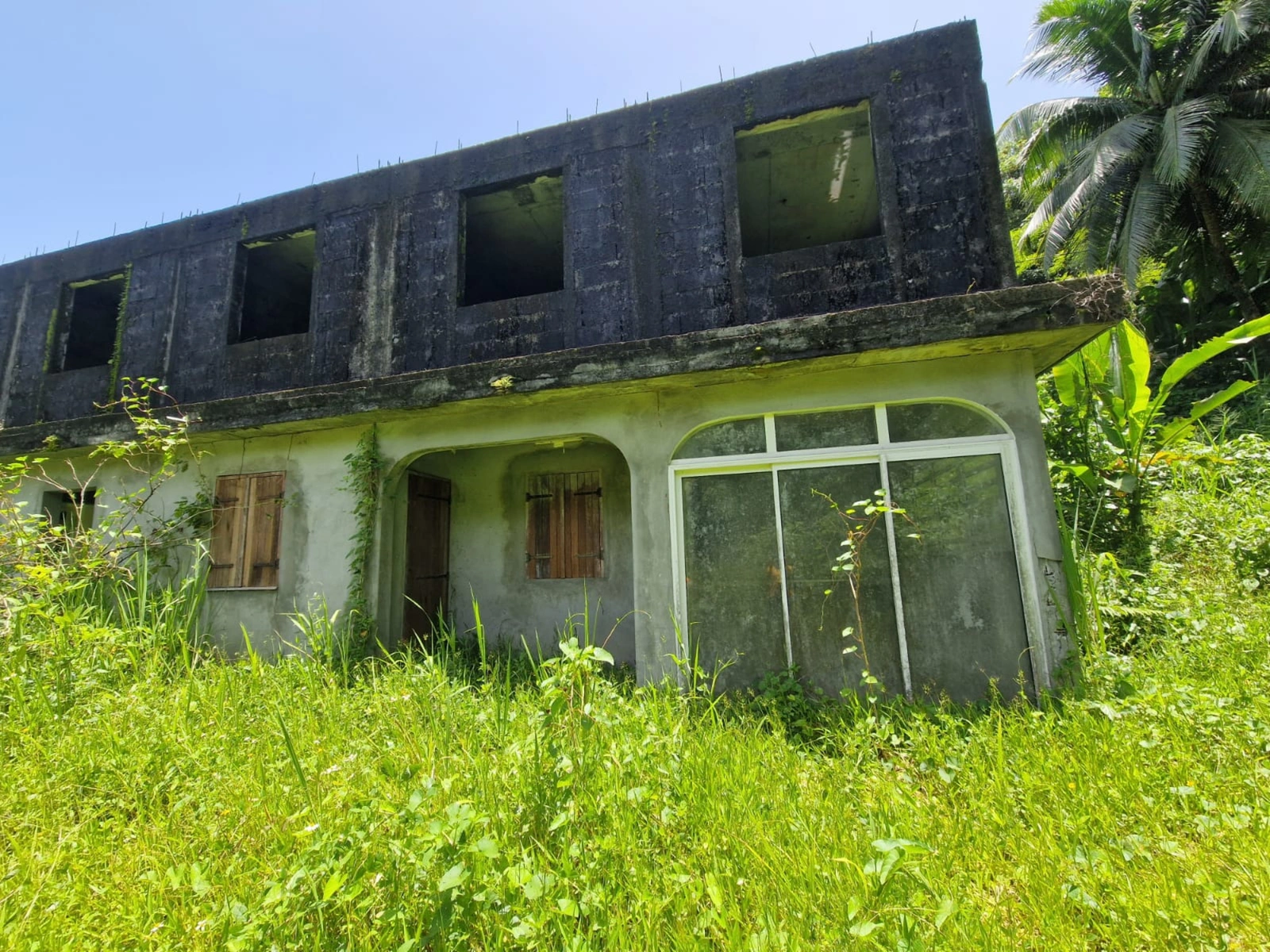 Maison à vendre SAINTE ROSE 6 pièce(s) 292m2 370 000€