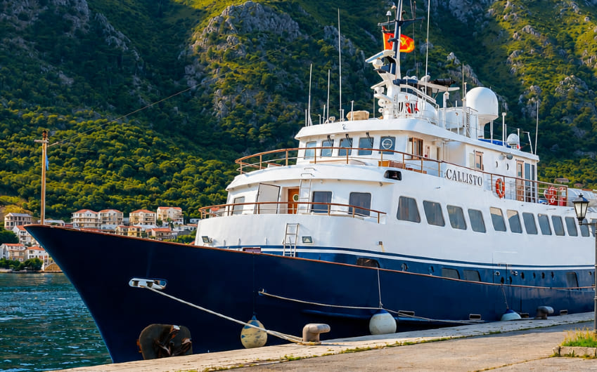 Ship photo