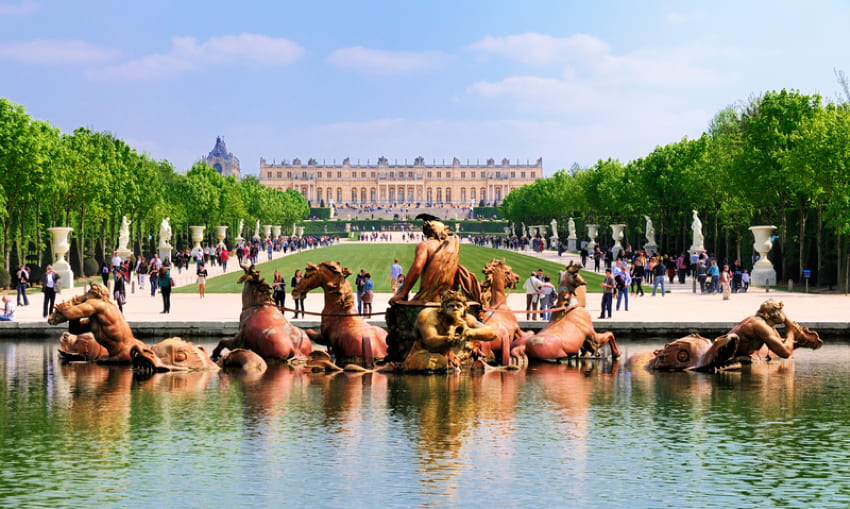 PRIVATE VERSAILLES PALACE & GARDENS TOUR BY GOLF CART FROM PARIS
