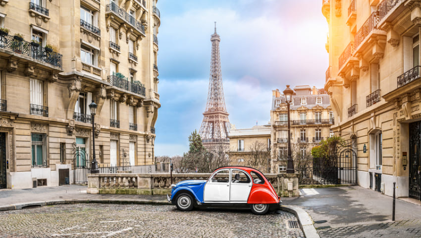 PRIVATE PARIS TOUR BY CITROEN 2CV & CHAMPAGNE