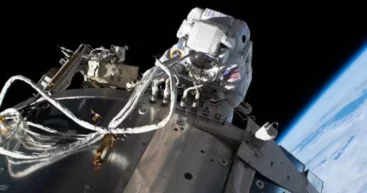Обман в космосе: пожилая женщина перечислила тысячи долларов «астронавту» на «кислород»