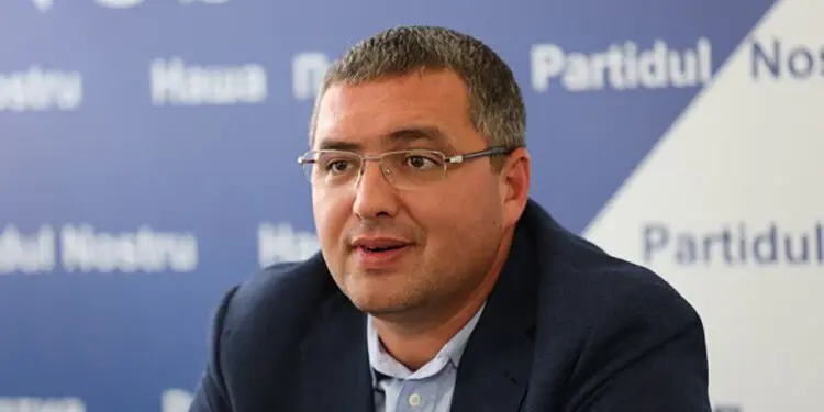 Ренато Усатый: Маски-шоу в аэропорту было устроено для показухи, чтобы скрыть борьбу кланов внутри PAS
