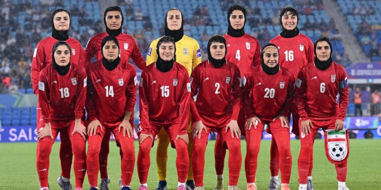 Иранские футболистки сбежали после матча в Австралии