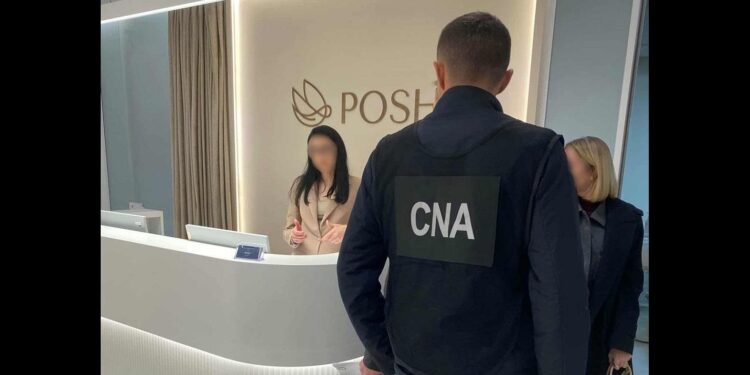 В Кишинёве чиновница продавала салонам красоты поддельные дипломы о высшем образовании