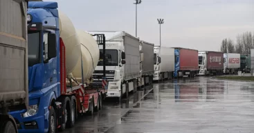 Дальнобойщики на Балканах блокируют погранпереходы в знак протеста против новых правил въезда в ЕС