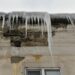 Мэрия Кишинева предупреждает граждан об опасности падения сосулек