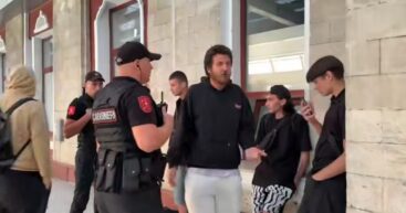 Сторонники блока «Победа» попытались установить палатки на жд. вокзале Кишинева