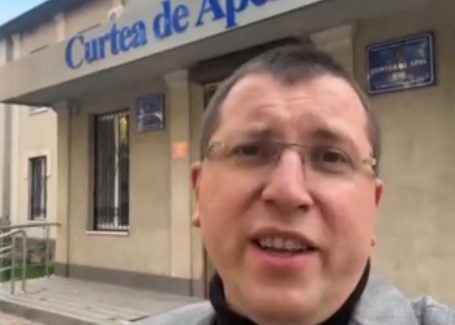 Усатый подал в суд — за правду