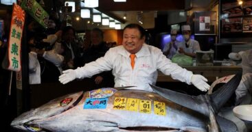 Гигантского тунца продали в Японии за рекордные 3,2 млн долларов