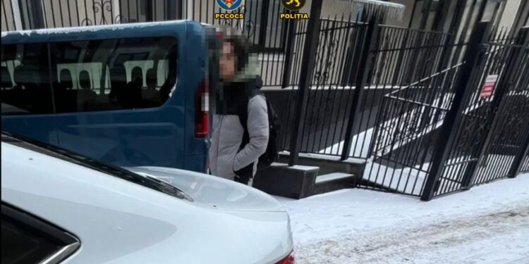  В Кишинёве раскрыли колл-центр интернет-мошенников с «романтическими» схемами