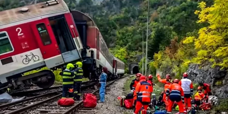 Столкнулись два поезда в Словакии: пострадали по меньшей мере 20 человек