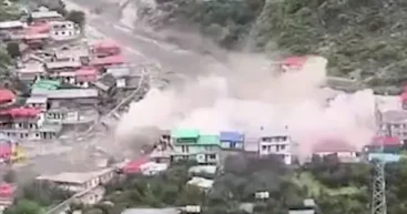 В Индии наводнение смыло целую деревню