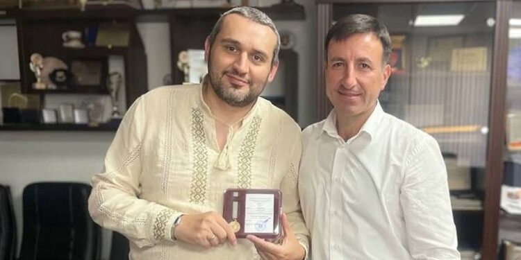 Молдавский блогер получил медаль от главы ГИП и лишился её в тот же день