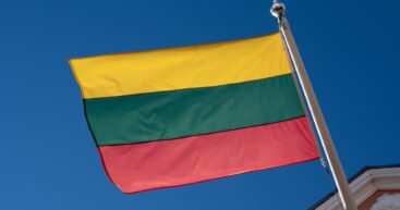 Новый способ пополнить казну: штраф за невывешанные флаги