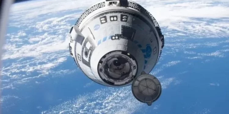 Полет на 8 дней может затянуться на 8 месяцев: NASA готовит спасательную миссию для астронавтов
