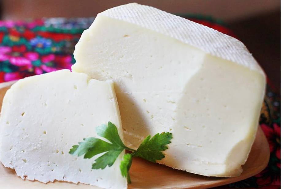 ANSA напоминает: продукты с растительными жирами не могут называться «брынзой», «сыром, «маслом» или «молоком»