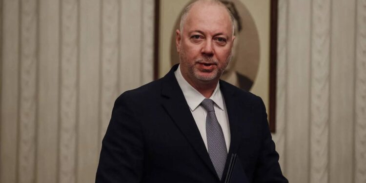 Премьер-министр Болгарии Росен Желязков ушел в отставку после массовых уличных протестов