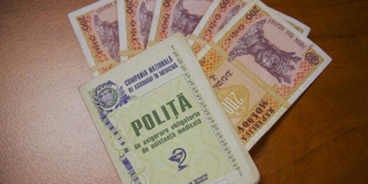 Требуют оплатить медполис за 2025 год: что делать