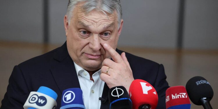 Орбан: Еврокомиссия предложила принять Украину в ЕС до 2027 года