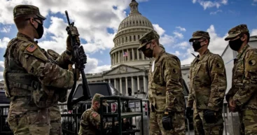 Войска Нацгвардии США развернули в центре Вашингтона
