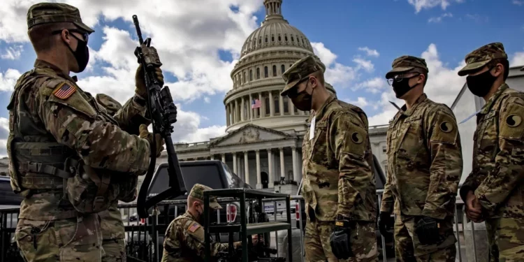Войска Нацгвардии США развернули в центре Вашингтона