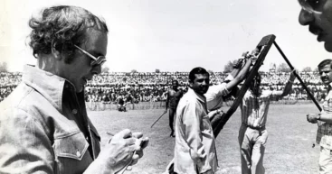 Брал интервью у людоедов, диктаторов и Мэрилин Монро: умер легендарный журналист Джон Эдвардс