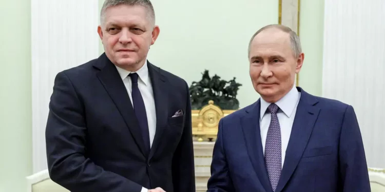 Киев резко отреагировал на слова премьера Словакии, что Украина пострадает от встречи Трампа и Путина