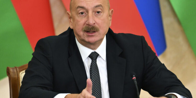Алиев заявил, что Азербайджан должен быть готов к войне