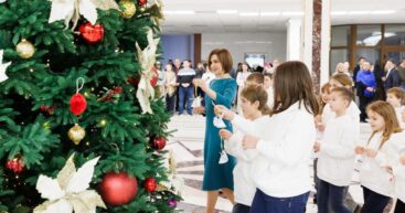 Операция «Фото под ёлкой» — когда пиар замораживает сильнее, чем счета за газ