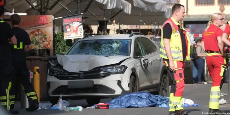 В центре Лейпцига внедорожник въехал в толпу