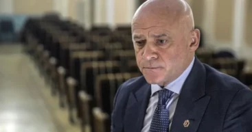 Зеленский лишил мэра Одессы украинского гражданства, сообщают источники Би-би-си. Труханова обвинили в том, что у него есть российский паспорт