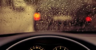 Сорок аварий за 90 минут: власти призывают к осторожности на дорогах