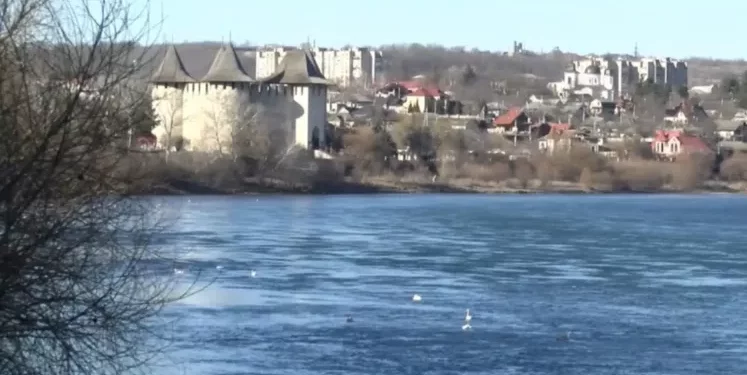 Север Молдовы может остаться без воды из-за загрязнения Днестра: жителей призвали создать запас