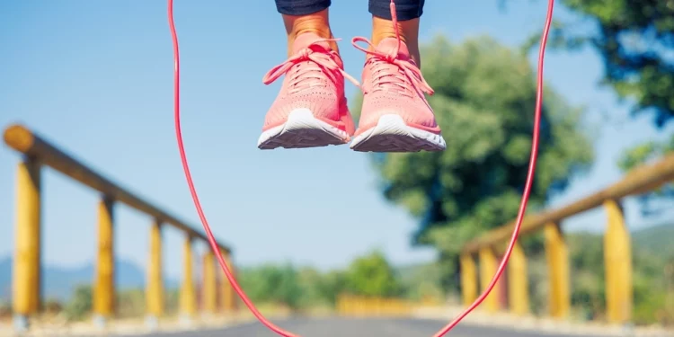 Школьница из Китая установила мировой рекорд по прыжкам со скакалкой