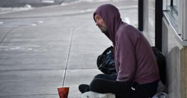 Всё больше бездомных обращаются в столичный центр размещения