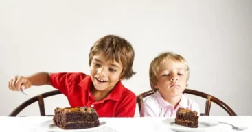 Исследование: социальное неравенство связано с изменениями в мозге детей