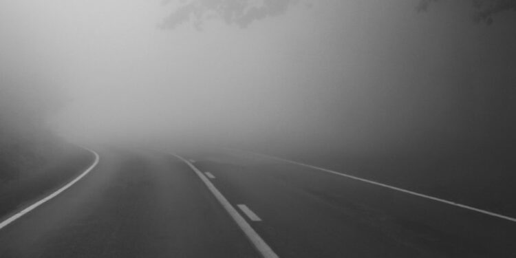 Вниманию водителей: в ряде регионов страны ожидается густой туман и дождь
