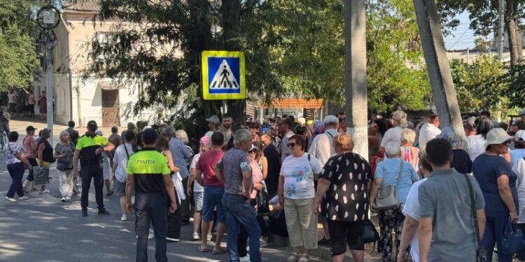 В Кишинёве проходит протест у пенитенциария №13 в поддержку Евгении Гуцул
