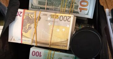 НАБУ Украины провело масштабные обыски в Киеве в отношении близких к президенту Владимиру Зеленскому