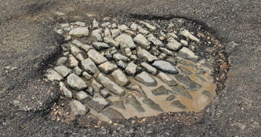 Брусчатка под асфальтом: находка в центре столицы