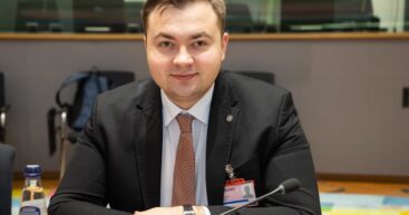 Вести из параллельной вселенной. Советник Майи Санду считает, что в Молдове процветает демократия (Видео)