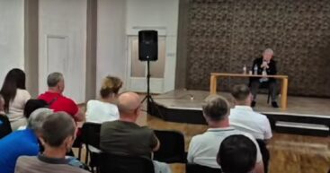 Несмотря на проевропейского мэра, огромное количество жителей Унген пришли на встречу с Ворониным