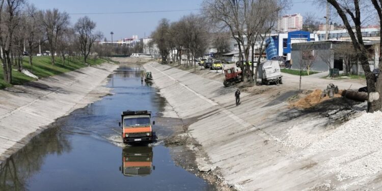 Кишинёв закупает технику для очистки и модернизации реки Бык
