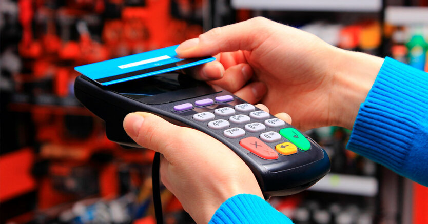 Граждане Молдовы стали более зависимы от безналичных платежей