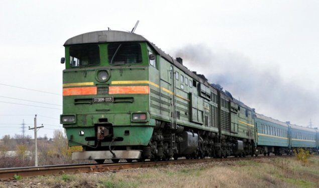 CFM выставляет на продажу 62 локомотива и 41 пассажирский вагон