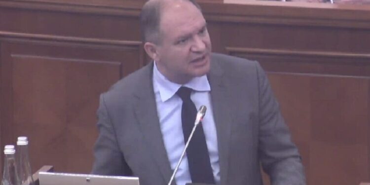 Ион Чебан предлагает дать гражданам право выступать с трибуны парламента