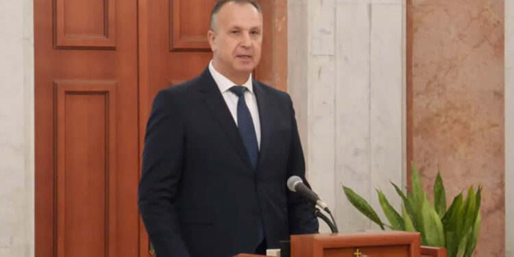 «Это ложь»: министр здравоохранения Молдовы ответил на обвинения о причастности к фиктивным дипломам в Румынии