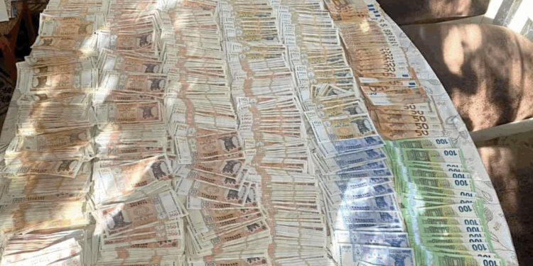 Более 50 обысков в Калараше: три человека задержаны по делу о коррупции при выдаче водительских удостоверений