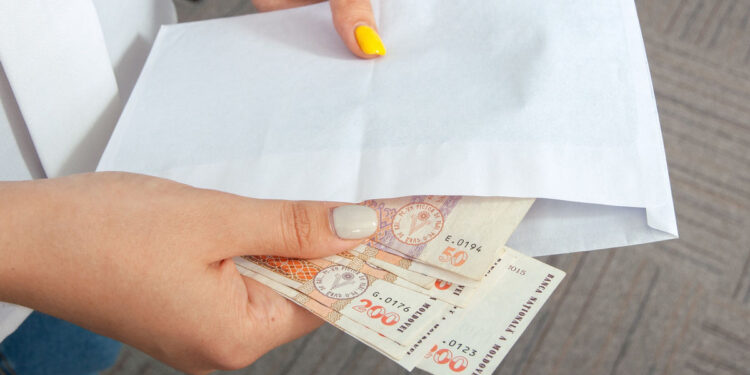 Нелегальная занятость в Молдове достигла нового рекорда: за зарплаты «в конверте» грозят штрафы